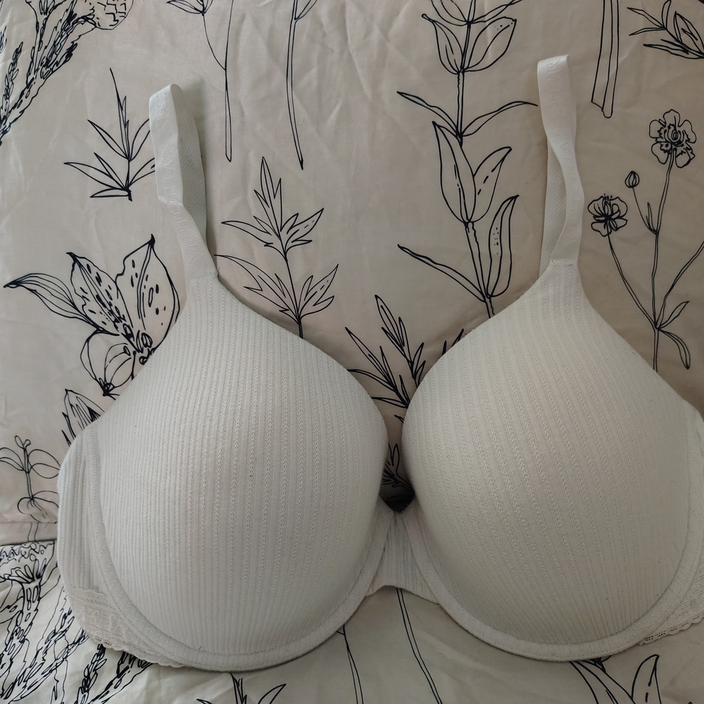 Victoria's Secret White T-Shirt Bra Intimates